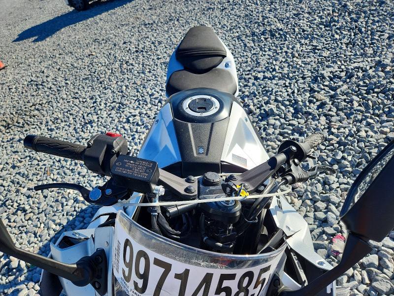 Suzuki GSX‑8R/GSX800 F