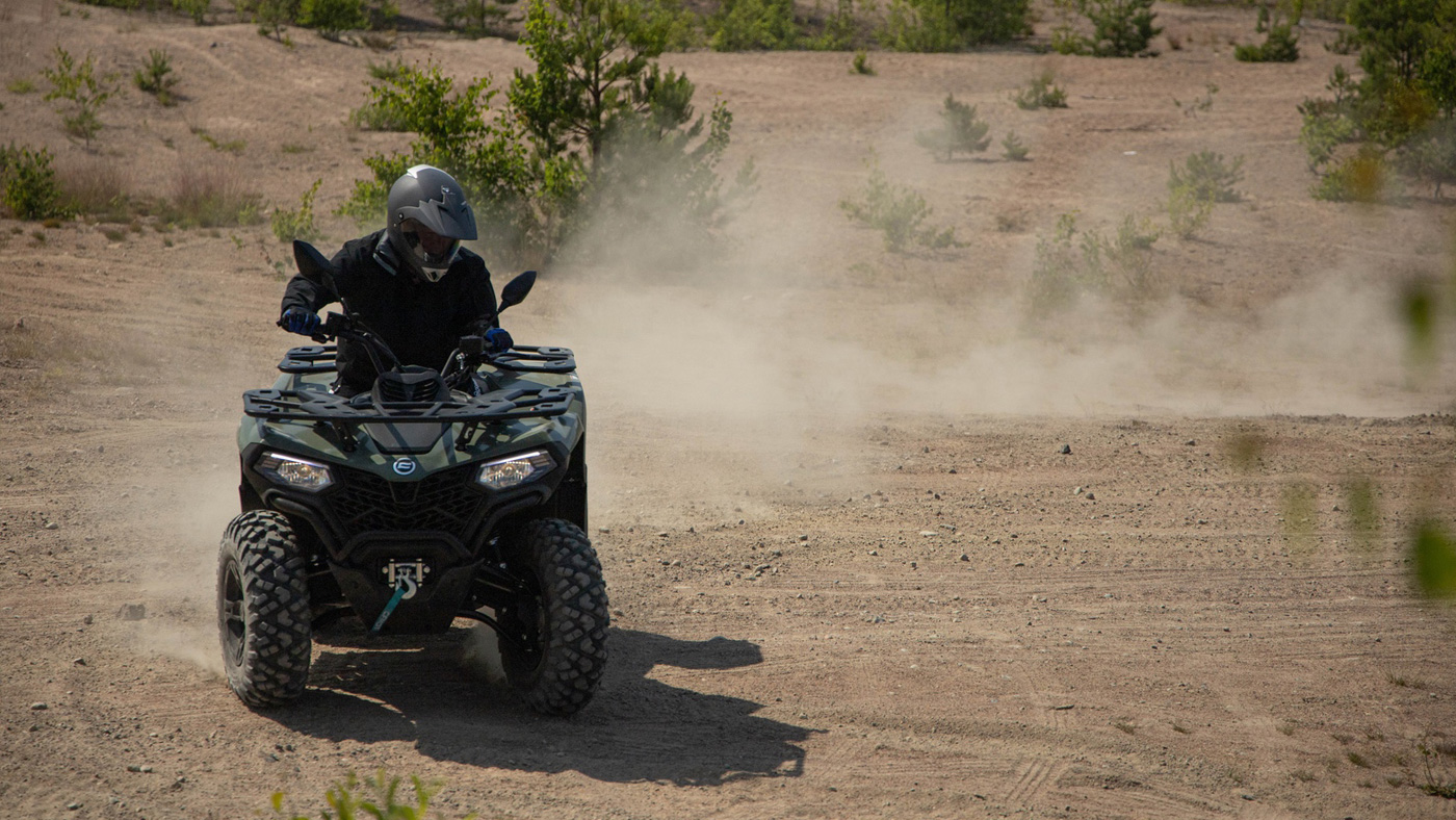 CFMOTO CFORCE 400L EPS