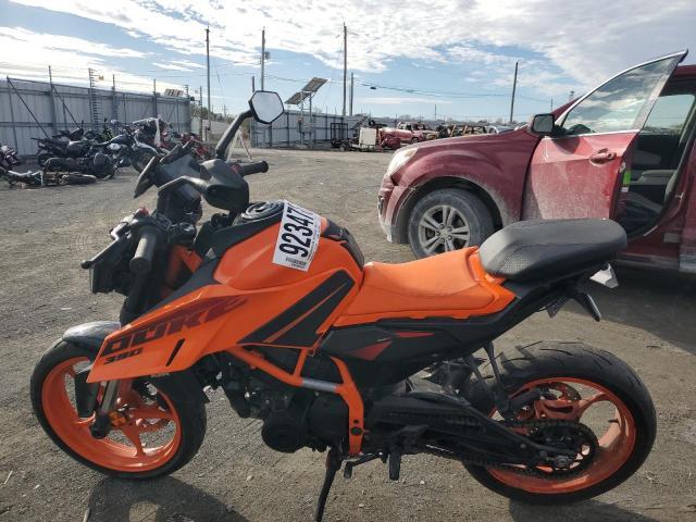 KTM 390, Duke