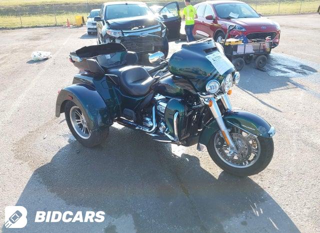 Harley-Davidson FLHTCUTG Tri Glide Ultra