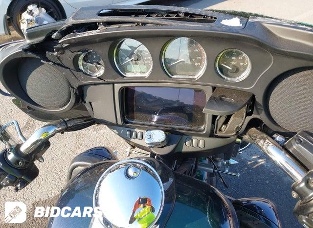 Harley-Davidson FLHTCUTG Tri Glide Ultra