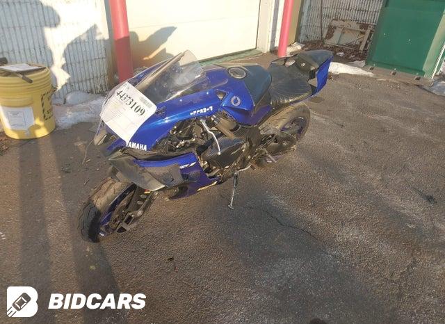 Yamaha YZFR1