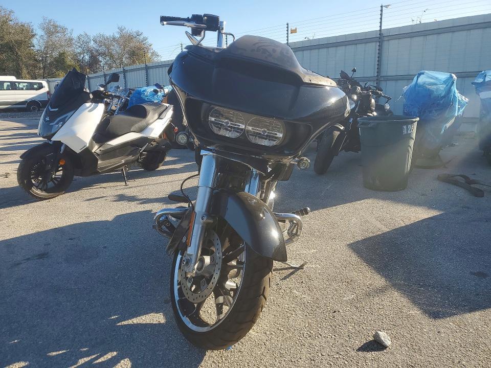 Harley-Davidson FLTRX Road Glide